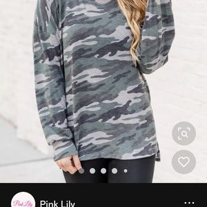 Pink lily new camo long sleeve shirt sz small